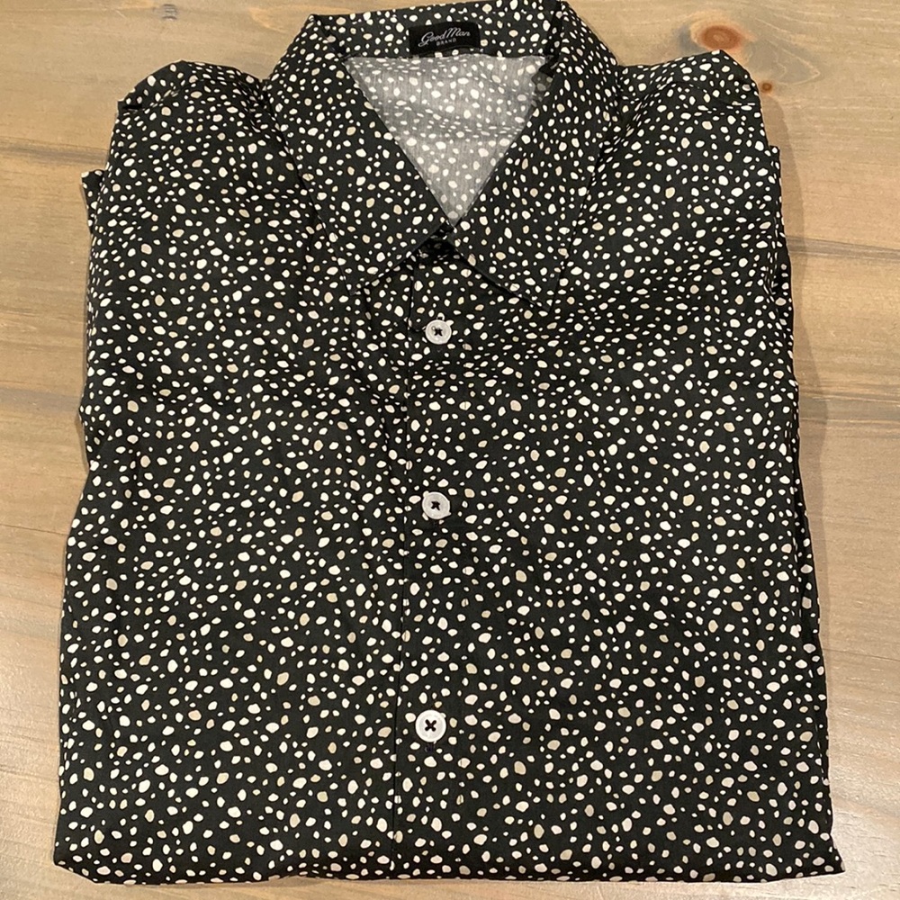 Good Man Brand Button Down Long Sleeve Shirt Size: L